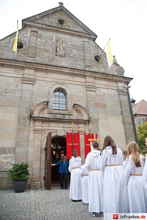 Nach einjähriger Kirchensanierung: Hannberg feiert die Wiedereröffnung der Wehrkirche der Pfarrei Geburt Mariens Hannberg