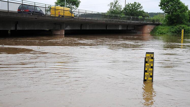 Am Hainberg (Oberasbach) erreichte das Hochwasser einen Pegel von 4,40 Metern. Foto: News5/Ott