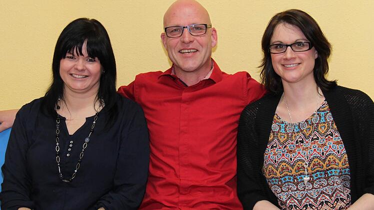 Holger Zwirlein war 12 Jahre Vorsitzender, Julia Bauer neun Jahre seine Stellvertreterin. Schriftführerin Bianca Rettke hört nach drei Jahren auf. Sie übergeben ein gut geführtes Haus. Foto: Martina Straub