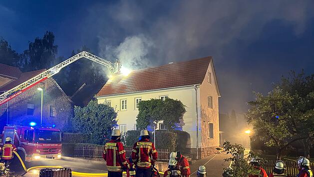 Lohr am Main: Blitzeinschlag in Wohnhaus - "Schrecksekunden" f&uuml;r Feuerwehr bei Einsatz