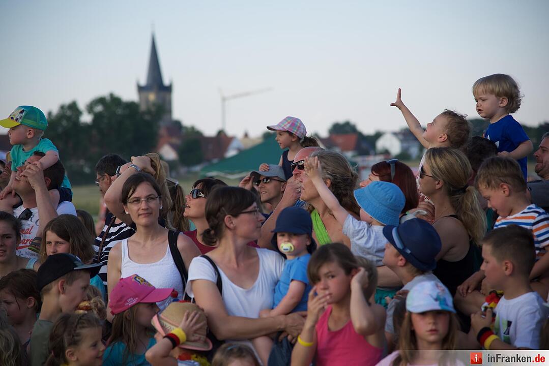 Jubiläumsausgabe: Zum 20. Mal hat die Raiffeisenbank Seebachgrund zu ihrem Ballonmeeting nach Hannberg eingeladen. Mehr als 2000 Menschen waren gekommen.
