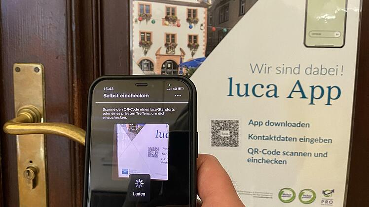 Mit der Luca-App kann man sich künftig auch bei einem Besuch im Rathaus anmelden.