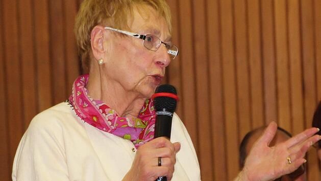 Das Wirken von Regina Rinke, die am Samstag ihren 80. Geburtstag feierte, w&uuml;rdigte der Verein Natur- und Lebensraum Rh&ouml;n. Foto: Natur- und Lebensraum Rh&ouml;n