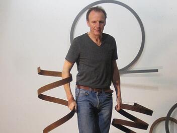Bernd Wagenhäuser lässt "die Spirale um den Kreis kreiseln". Foto: Wagenhäuser