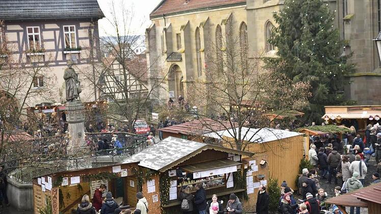 Viele Besucher aus Nah und Fern lockte auch in diesem Jahr der Königsberger Weihnachtsmarkt wieder in das Fachwerkstädtchen.