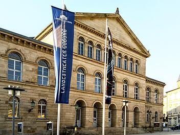 Landestheater Coburg - auf unbestimmte Zeit leider nur von außen zu betrachten und nicht bei Vorstellungen zu erleben.Foto: Jochen Berger