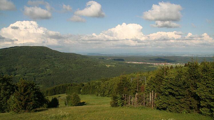 Blick von der Kissinger Hütte zum Kreuzberg