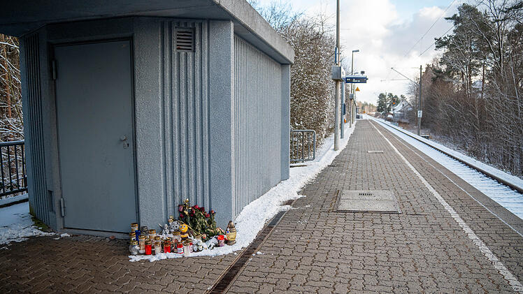T&ouml;dlicher Trainsurfing-Unfall: Zw&ouml;lfj&auml;hrige wird von Zug erfasst - Polizei warnt eindringlich
