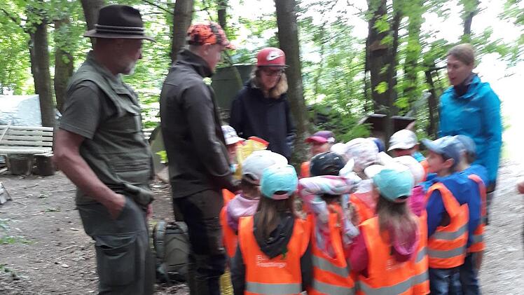 Mit Warnwesten waren die Kinder richtig gut ausgestattet. Foto: Günter Theinert