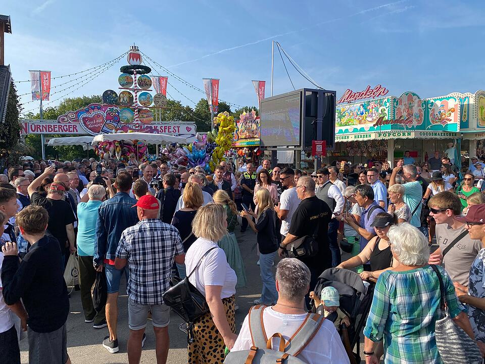 Nürnberger Herbstvolksfest 2024 eröffnet - die schönsten Bilder