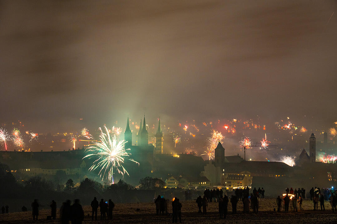 Silvester 2025: Bamberg schießt sich ins neue Jahr 2025 - Feuerwerk über der Domstadt Silvester 2025: Bamberg schießt sich ins neue Jahr 2025 - Feuerwerk über der Domstadt