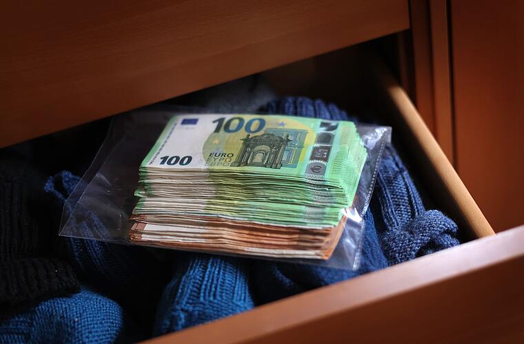 Einbruch in Köttensdorf: Hoher Bargeldbetrag gestohlen - mit Haustürschlüssel