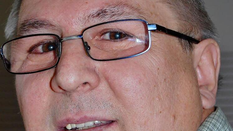 Gastgeber Siegfried Söder (60): "Die Alten sollen erzählen, die Jungen wissen ja nichts mehr." Foto: Sigismund von Dobschütz