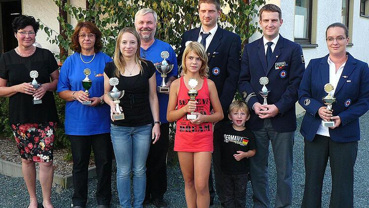 Die Mannschaftsführer und besten Einzelschützen nach der Siegerehrung zum "Schießen der Vereine".