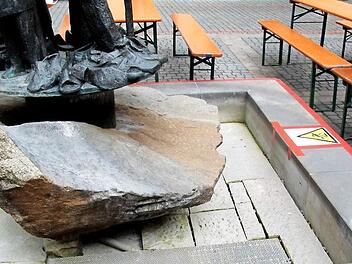 Sogar der Schusterbrunnen wurde in das Sicherheitskonzept mit einbezogen.  Foto: Richard Sänger