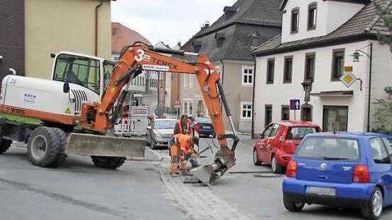 Die Ortsdurchfahrt von Stadtsteinach ist derzeit eine einzige Baustelle. Für die Geschäfte an der Straße bedeutet das enorme Umsatzeinbußen.  Fotos: Sonja Adam
