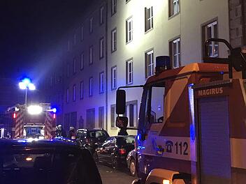 In der Nelkenstraße in Nürnberg kam es zu einem Feuerwehreinsatz in der Silvesternacht. Foto: NEWS5 / Friedrich