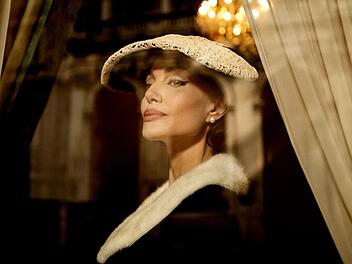 Eine der größten Rollen ihrer Karriere, sagen manche: In "Maria" verkörpert Angelina Jolie die legendäre Opernsängerin Maria Callas.