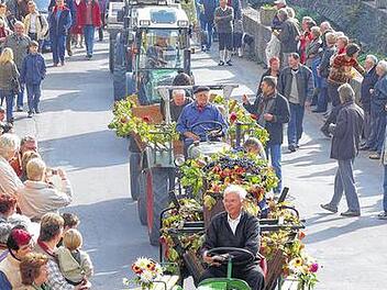 Erntedank der Winzer: Letzte Fuhre wird eingeholt