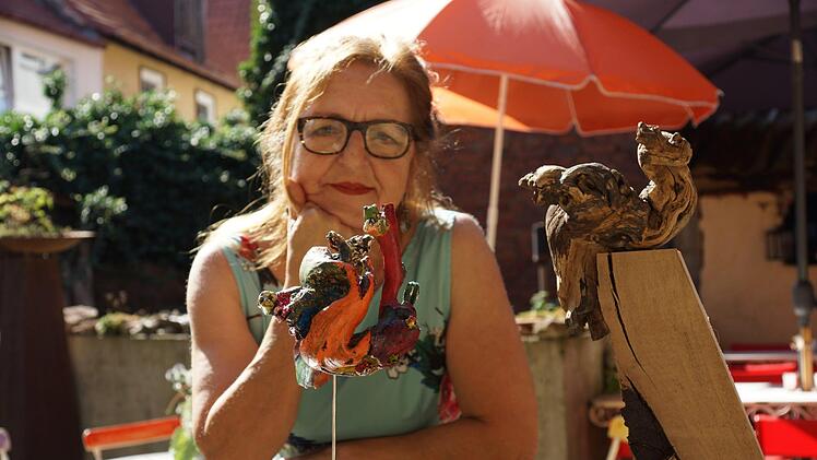 Maria Rinecker mit dem "Schnorchler" und der "Schnecke". Foto: Arkadius Guzy