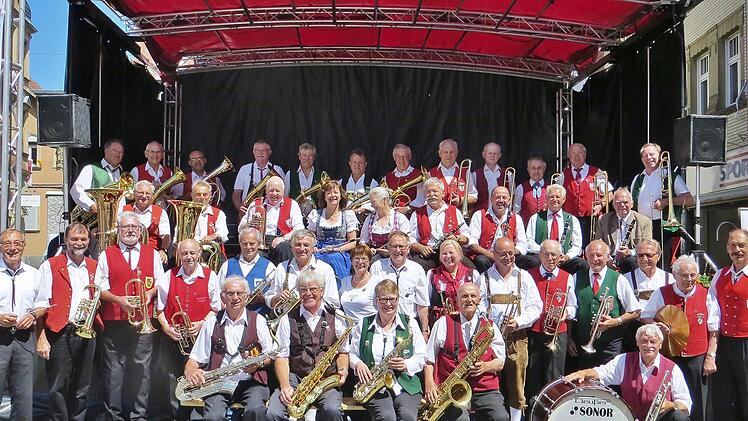 Das einzige Seniorenorchester des Nordbayerischen Musikbunds feiert sein 30. Jubiläum. Dazu musizieren 40 Frauen und Männer am kommenden Sonntag in der Bayerischen Musikakademie, wo auch die langjährigen Musiker geehrt werden.