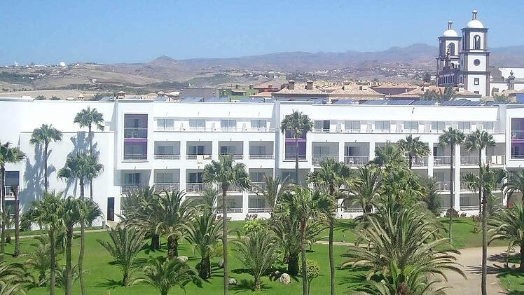 Moderne Hotels: Die Sonne liefert die benötigte Warmwassermenge für die Gäste in den 639 Zimmern. Und sie beheizt auch das Wasser der vier Süßwasserpools mit einer Gesamtfläche von 1400 Quadratmetern.