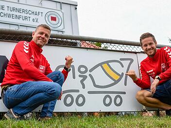 R&uuml;hren die Turner gegen 1860 M&uuml;nchen Beton an? "Daf&uuml;r sind wir nicht bekannt", meinen Co-Trainer Thilo Hetterich (links) und Coach Adrian Gahn. Foto: Dominik Gro&szlig;pietsch