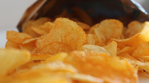 Symbolbild: Chips, Chipstüte