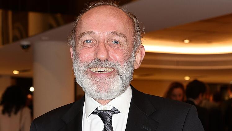 Karl Markovics ist bis heute als als Theater-, Kino- und Fernsehschauspieler besch&auml;ftigt.