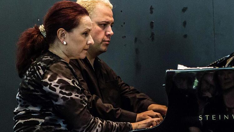 Duo-Spiel in Vollendung boten Aglika Genova und Liuben Dimitrov beim Coburger "Verein". Foto: Jochen Berger