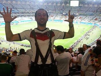 Seinen Urenkeln wird er noch von dem legendären 7:1 gegen die Brasilianer berichten können.   Foto: Ortloff