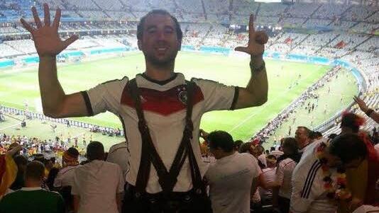 Seinen Urenkeln wird er noch von dem legendären 7:1 gegen die Brasilianer berichten können.   Foto: Ortloff