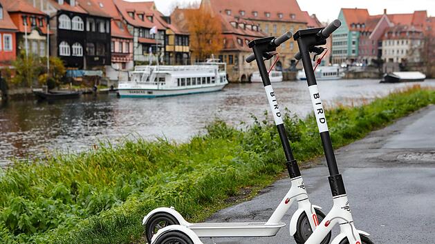 Ab Freitag, 15. M&auml;rz, d&uuml;rfen E-Scooter durch Bamberg fahren - eine Sondergenehmigung ist jetzt erteilt worden. Foto: Matthias Hoch