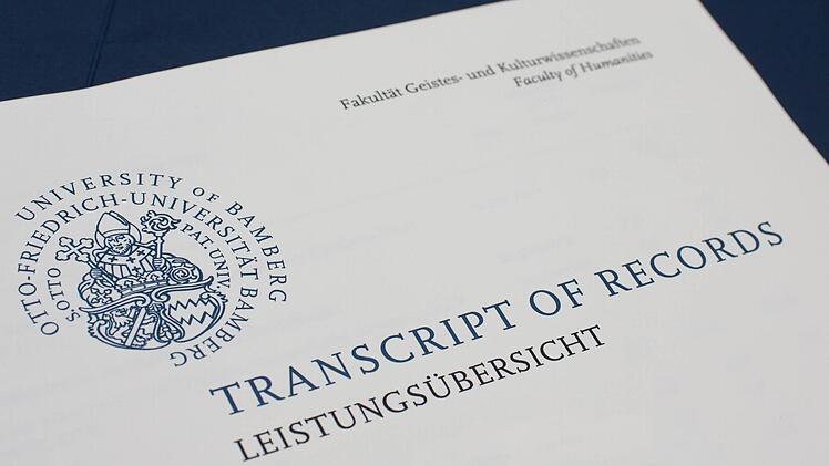 Die Uni Bamberg musste ihre bisherige Regelung für die Abschlussdokumente überarbeiten - diese war rechtswidrig.  Foto: Tim Kipphan/Universität Bamberg