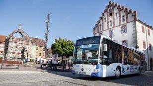Lust auf eine Fahrt durch das romantische Saaletal? Der Saaletalbus lädt zwischen dem Staatsbad Bad Kissingen und Hammelburg zu Spaziergängen, Wanderungen und Weinproben ein.