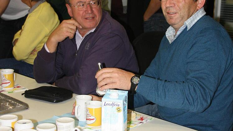 Gute Gespräche bei Kaffee und Martinsgänsen.