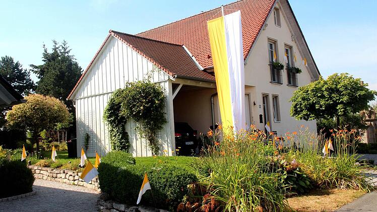 Die Weppersdorfer hatten auch ihre Häuser festlich herausgeputzt.