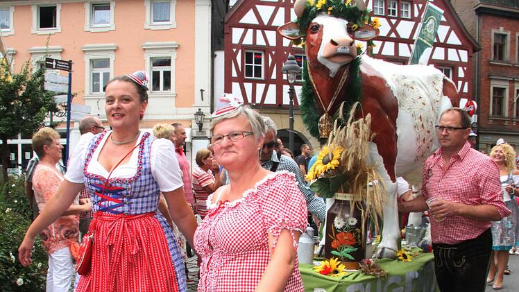 Impressionen vom Festzug der Fanclubs Foto: Sonny Adam