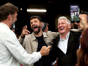 Sender-&uuml;bergreifendes Experten-Treffen, auch bei der XXL-WM l&auml;uft man sich eben &uuml;ber den Weg, von links: J&uuml;rgen Klopp, Thomas M&uuml;ller and Bastian Schweinsteiger.