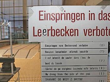 Aus dem Lehrbecken ist schon lange ein Leerbecken geworden. Alle Fotos: Barbara Herbst