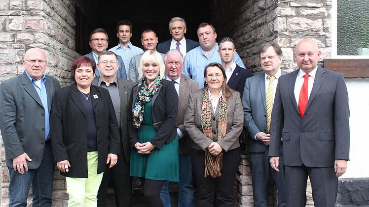 Der neue Gemeinderat von Tettau.   Foto: Veronika Schadeck