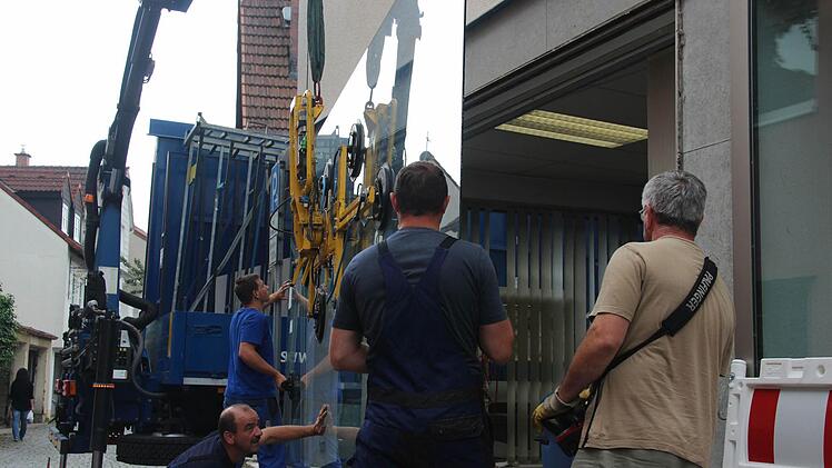 Immer wieder wird die Position kontrolliert.