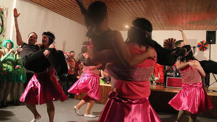 Männerballett in Wartmannsroth.  Foto: Gerd Schaar