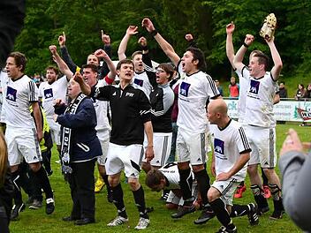 Der FC Rottershausen ist Kreisklassist nach einem dramatischen Sieg im Elfmeterschießen gegen den SV Niederlauer. Foto: Anders