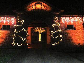 Elfershausen will zwar Strom sparen, doch zur Schlossweihnacht wird das Erthal-Gebäude im weihnachtlichen Glanz erstrahlen.