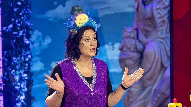 Ines Procter sorgt als "Putzfraa" f&uuml;r viele Lacher.