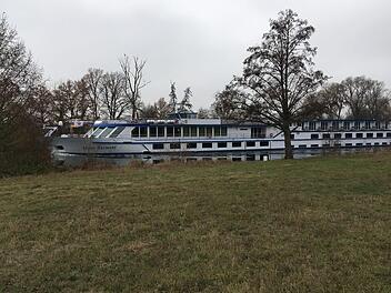 Viel Schauwert bietet eine Ausflugsfahrt auf dem Main, auch auf den 30 Kilometern zwischen Haßfurt und Schweinfurt. Dieses Schiff hat aber noch keine Touristen an Bord. Fotos: privat
