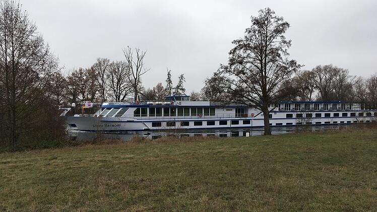 Viel Schauwert bietet eine Ausflugsfahrt auf dem Main, auch auf den 30 Kilometern zwischen Haßfurt und Schweinfurt. Dieses Schiff hat aber noch keine Touristen an Bord. Fotos: privat