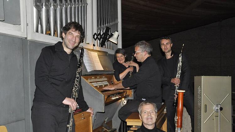 Simon Strasser (Bassoboe), Bärbel Bühler (Oboe), Mark Genzel (Orgel), Andreas Zenke (Fagott) und Raguel Ott (Englischhorn) spielten mit Herzblut und Engagement zur Freude der Zuhörer. Foto: Peter Klopf