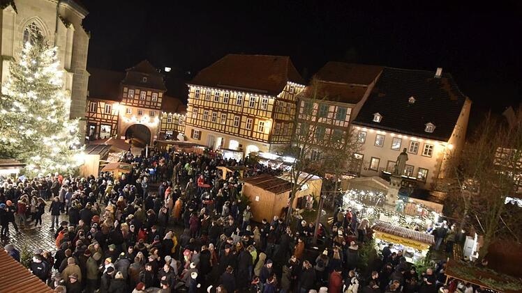 In den Abendstunden erlebten viele Besucher die schöne Atmosphäre des Königsberger Weihnachtsmarktes. Gerold Snater